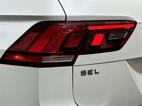 Used 2023 Volkswagen Tiguan SEL R-Line image 27