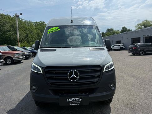 Used 2022 Mercedes-Benz Sprinter 2500 image 3