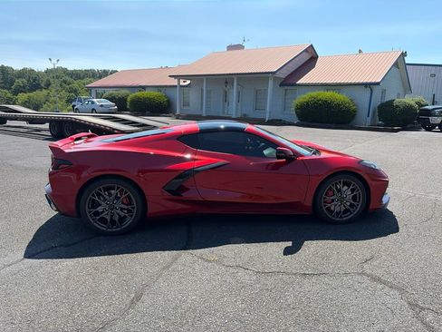 Used 2024 Chevrolet Corvette Stingray Premium Cpe w/ Z51 Performance Package RWD image 11