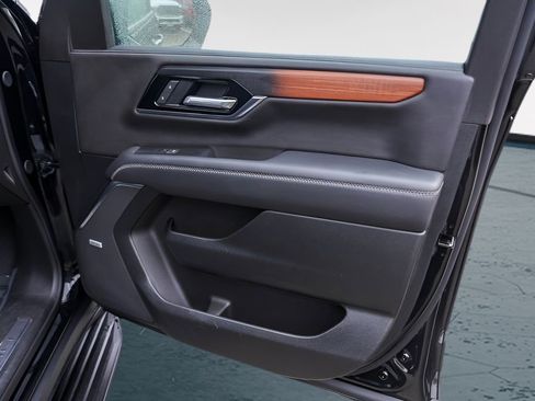 Certified 2025 GMC Yukon Denali image 31