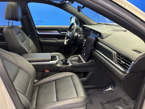 Used 2025 GMC Terrain Elevation w/ Elevation Premium Package AWD/4WD image 25