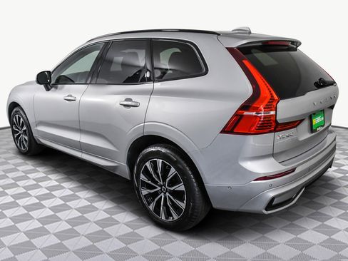 Used 2025 Volvo XC60 B5 Plus image 6