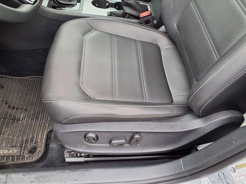 Used 2021 Volkswagen Passat 2.0T SE image 17