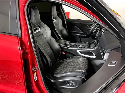 Used 2020 Jaguar F-PACE SVR image 8