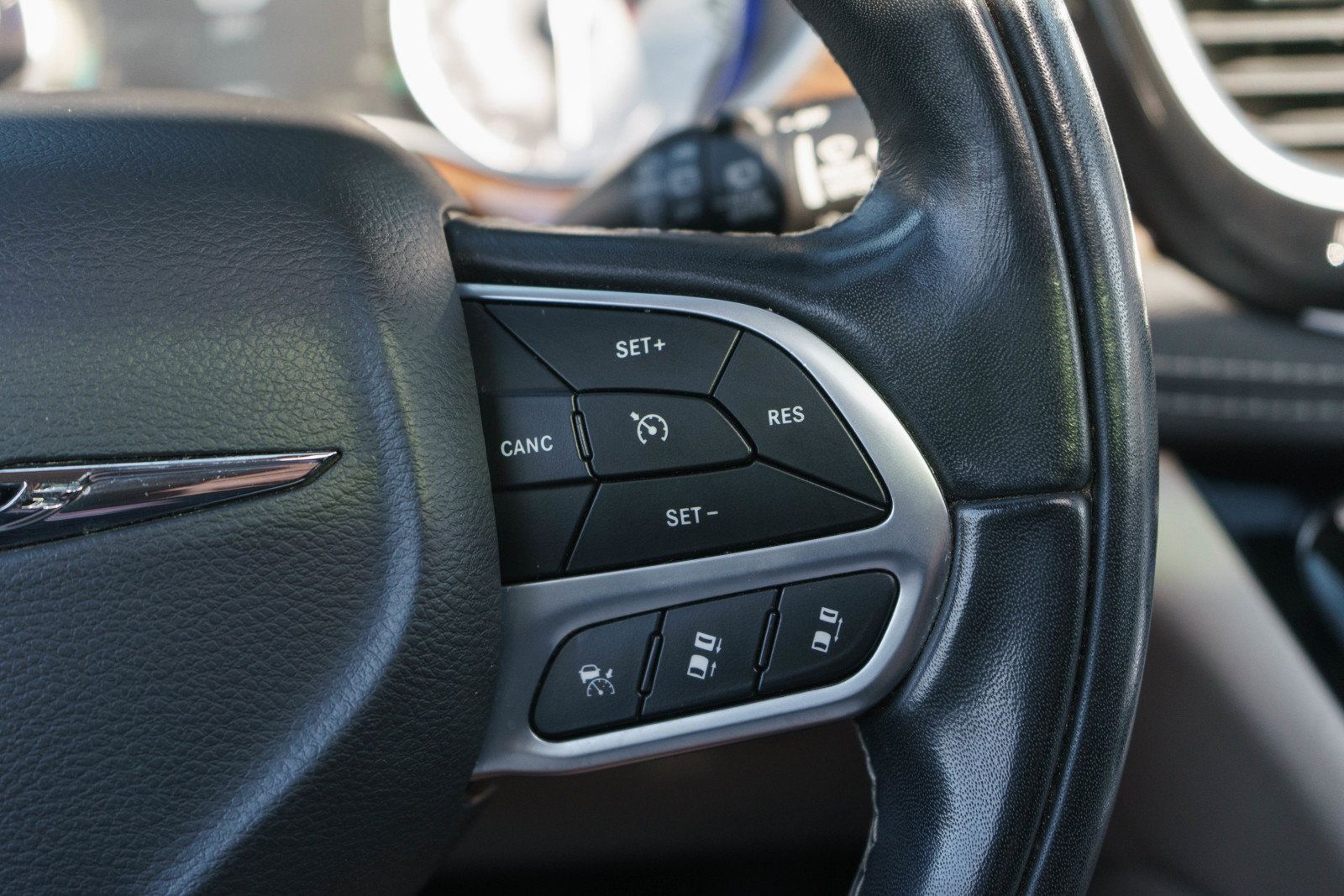 Used 2022 Chrysler Pacifica Limited FWD image 21
