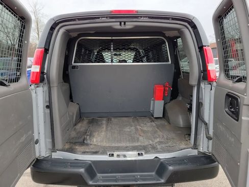 Used 2020 Chevrolet Express 3500 LS RWD image 12