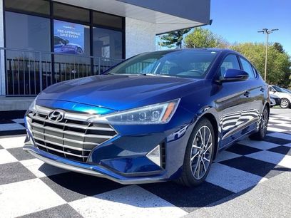 Used 2020 Hyundai Elantra Limited w/ Cargo Package (C1)