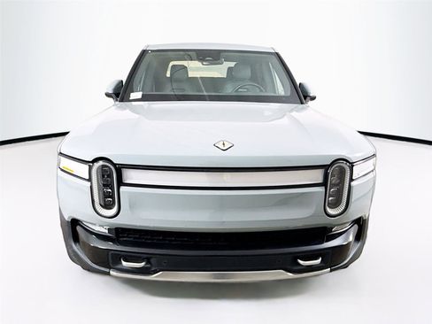Used 2022 Rivian R1T Adventure image 2