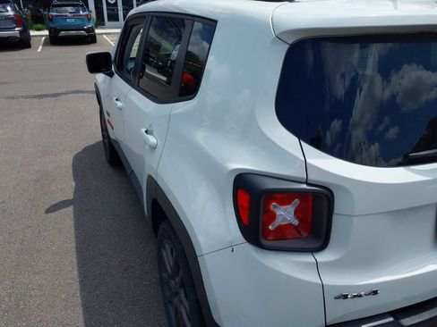 Used 2016 Jeep Renegade 75th Anniversary AWD/4WD image 3