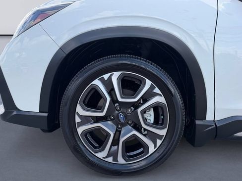 Used 2024 Subaru Ascent Touring w/ Popular Package #2 AWD/4WD image 9