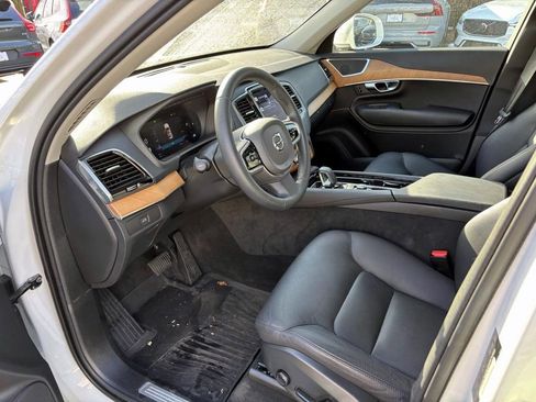 Used 2024 Volvo XC90 B6 Plus image 24