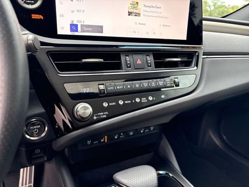 Used 2024 Lexus ES 300h F Sport w/ Accessory Package (Z1) FWD image 17