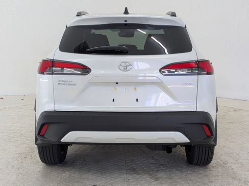 Used 2026 Toyota Corolla Cross XLE image 10