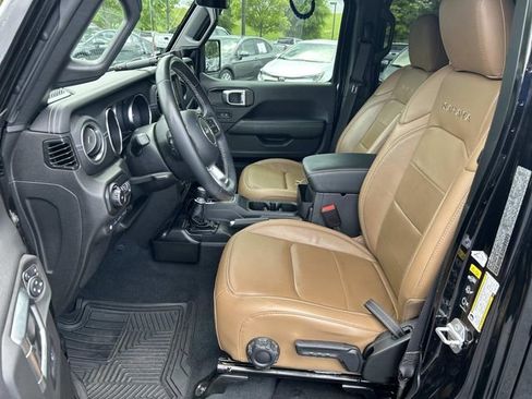 Used 2022 Jeep Wrangler Unlimited Sahara w/ Cold Weather Group AWD/4WD image 21