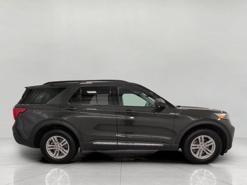 Used 2024 Ford Explorer XLT w/ Equipment Group 202A AWD/4WD image 11