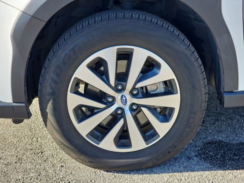 Used 2024 Subaru Outback Premium image 10