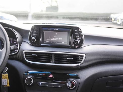 Used 2020 Hyundai Tucson SE w/ Cargo Package image 18