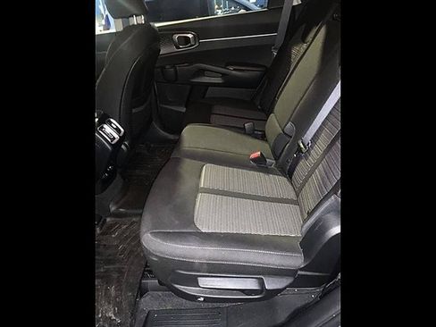 Used 2023 Kia Sorento LX AWD/4WD image 5