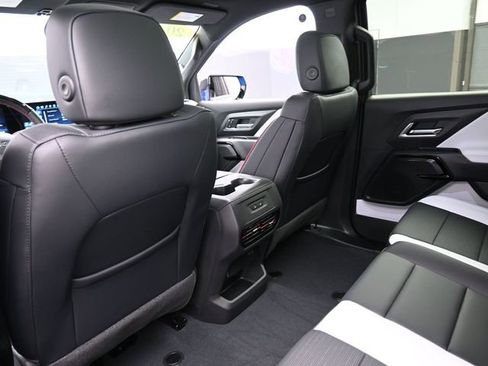 Used 2025 Chevrolet Silverado EV RST image 23