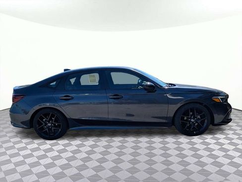 Used 2025 Honda Civic Sport image 2