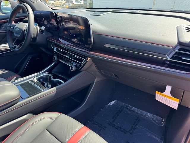 New 2027 Chevrolet Traverse RS w/ LPO, Floor Liner Package FWD image 6