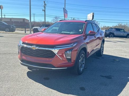 Certified 2024 Chevrolet Trax LT w/ Driver Confidence Package image 10