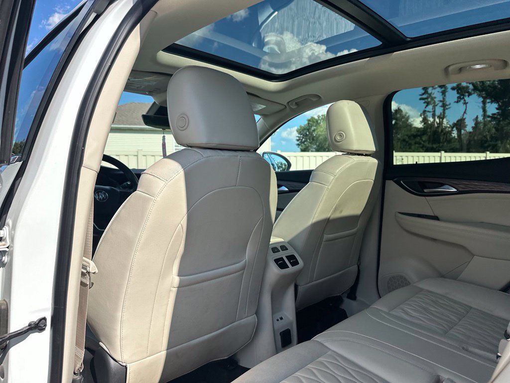 Used 2021 Buick Envision Avenir w/ Technology Package II AWD/4WD image 25