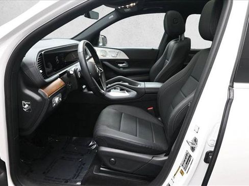 Used 2026 Mercedes-Benz GLS 450 4MATIC image 9