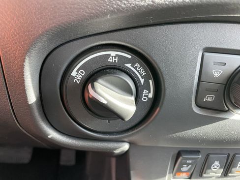 Used 2023 Nissan Frontier PRO-4X w/ Pro-4X Premium Package image 22