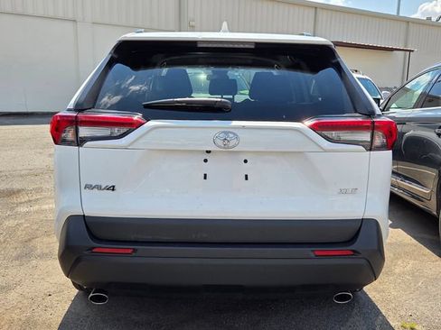 Used 2025 Toyota RAV4 XLE FWD image 3