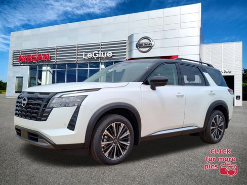 New 2026 Nissan Pathfinder Platinum AWD/4WD image 1