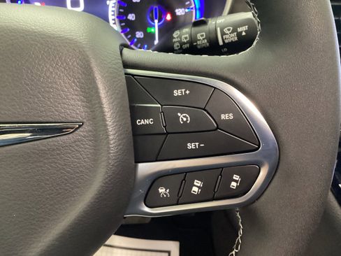 New 2026 Chrysler Pacifica Select image 21