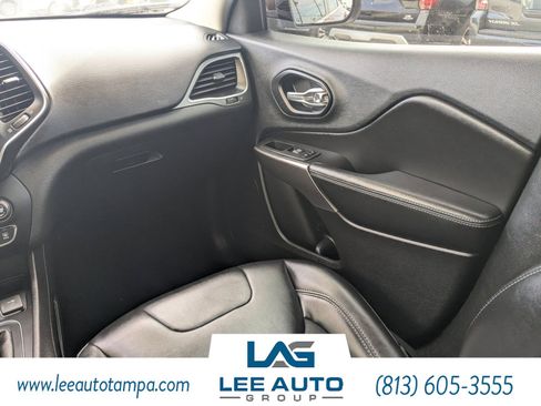Used 2019 Jeep Cherokee Latitude Plus image 17