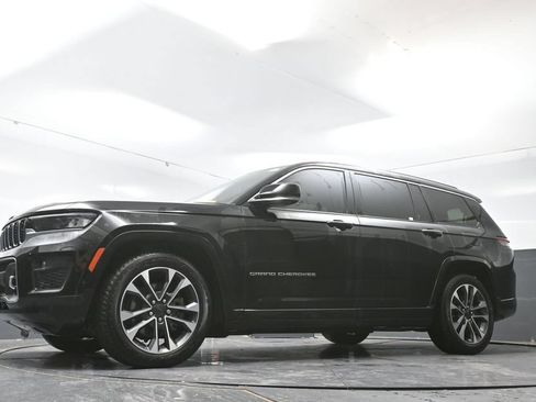 Used 2021 Jeep Grand Cherokee L Overland w/ Advanced Protech Group III AWD/4WD image 29