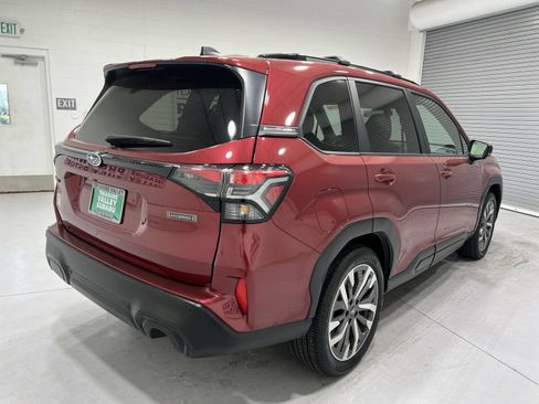 Used 2025 Subaru Forester Touring AWD/4WD image 8
