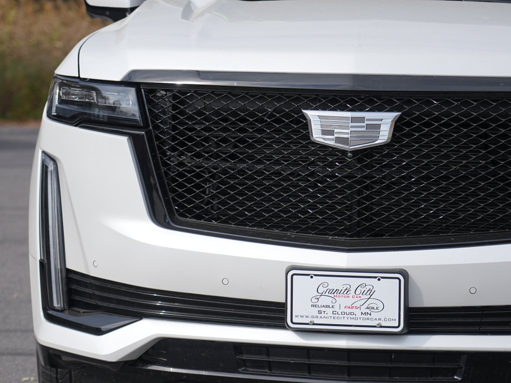 Used 2024 Cadillac Escalade ESV Sport w/ LPO, ONYX Package AWD/4WD image 9