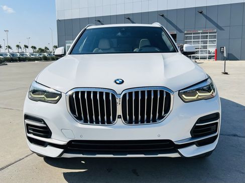 Used 2022 BMW X5 sDrive40i w/ Parking Assistance Package image 2