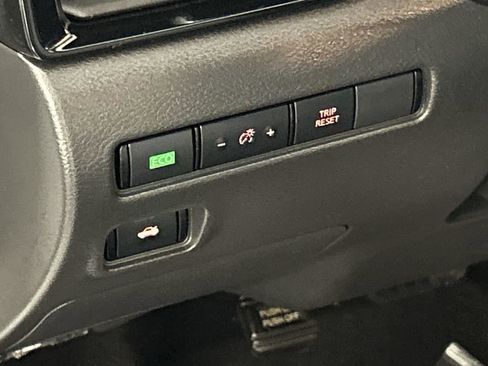 Used 2023 Nissan Sentra SV image 12