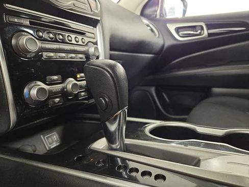 Used 2019 Nissan Pathfinder SV AWD/4WD image 21