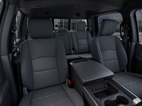 New 2026 RAM 2500 Big Horn AWD/4WD image 16