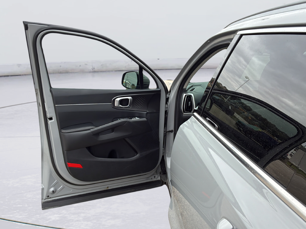 Used 2026 Kia Sorento S FWD image 12