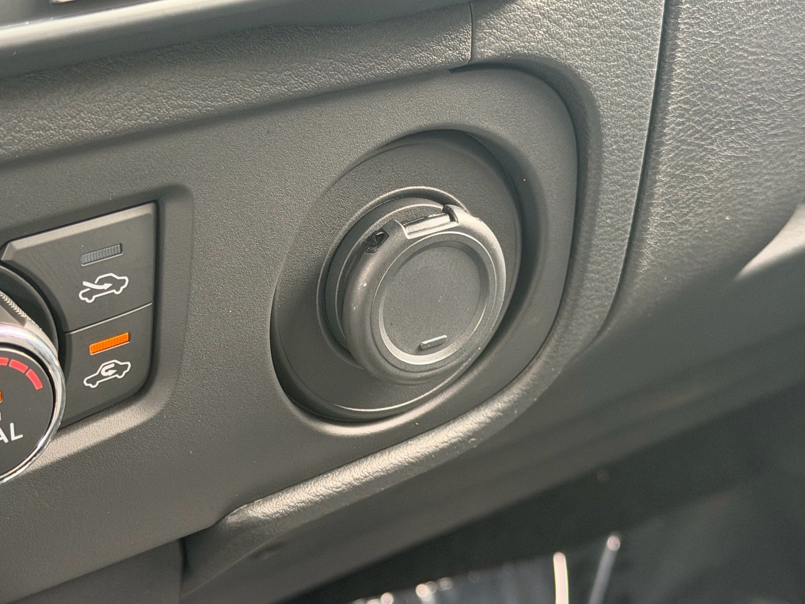 Certified 2026 Nissan Frontier SV w/ All-Weather Content Package RWD image 25