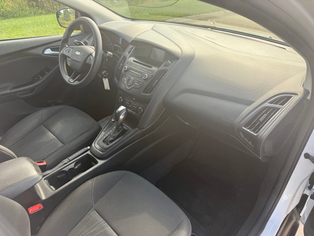 Used 2016 Ford Focus SE FWD image 15