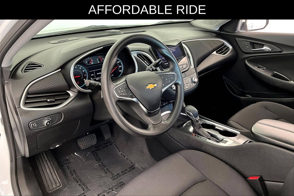 Used 2025 Chevrolet Malibu LT FWD image 16