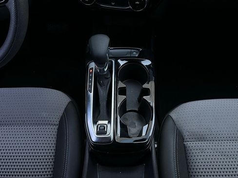Used 2025 Chevrolet Trax LT image 14