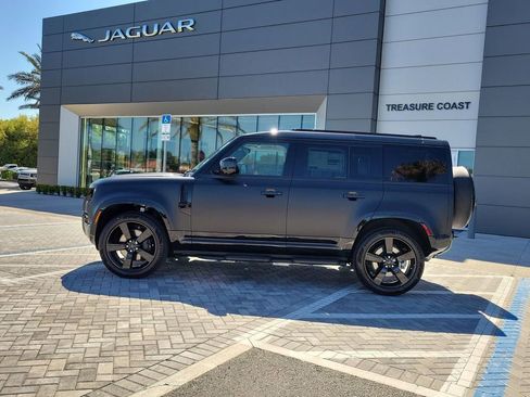 New 2026 Land Rover Defender 110 X-Dynamic SE image 2