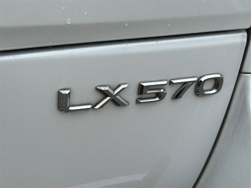 Used 2017 Lexus LX 570 4WD image 13