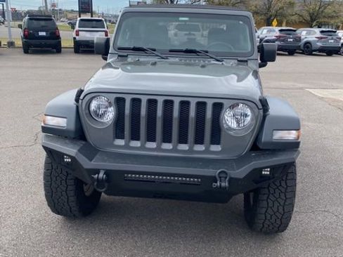 Used 2019 Jeep Wrangler Sport S image 3