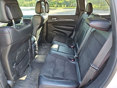 Used 2019 Jeep Grand Cherokee Trailhawk AWD/4WD image 16
