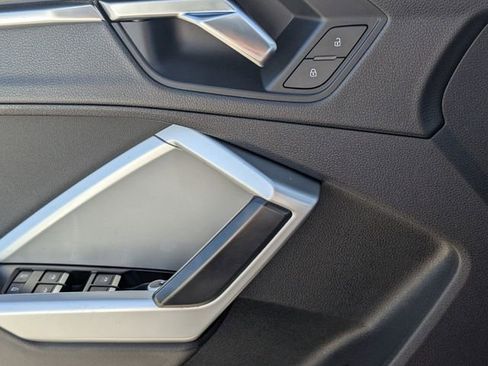 Used 2020 Audi Q3 2.0T Premium image 26